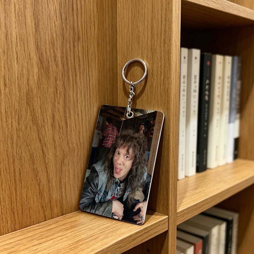 actor J-Joseph Quinn Cat Badge - Leather Work Leather ulasan dan harga